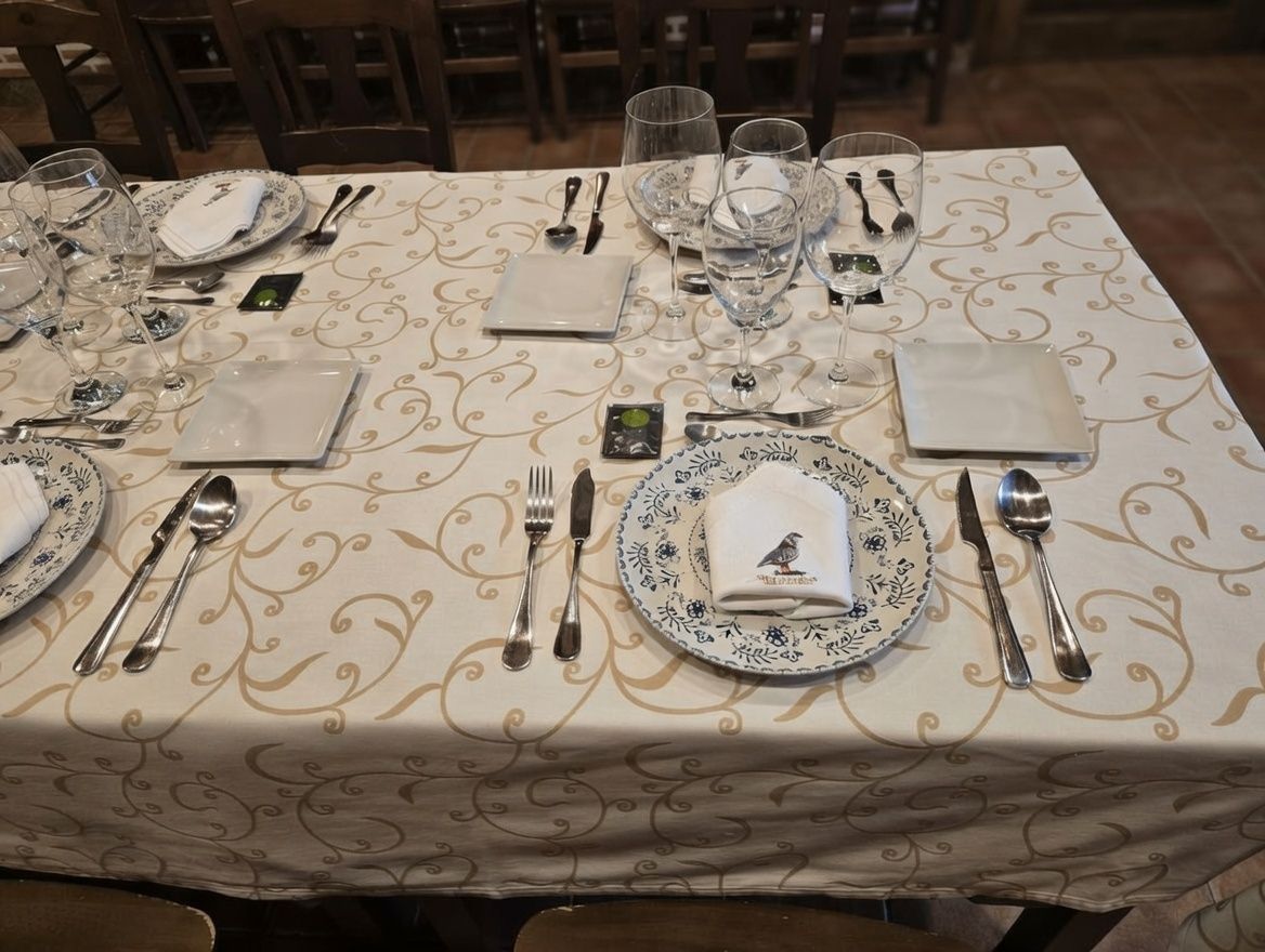 Detalle mesa montada La Perdiz